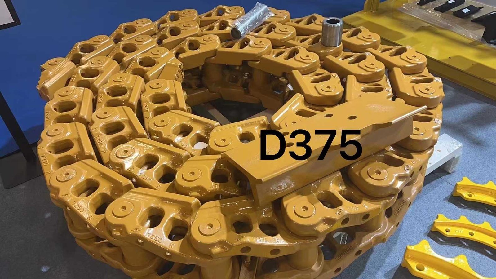 D375